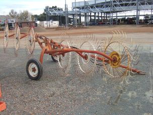 Abbriata six wheel trailing hay rake