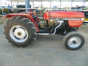 Case International 495 2wd rops tractor