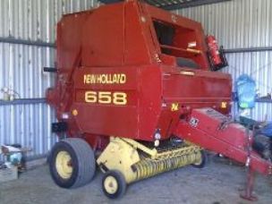New Holland 658 Round Baler