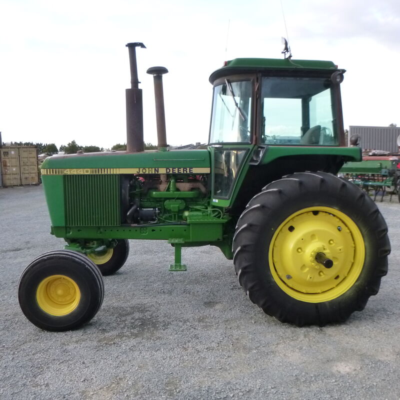 John Deere 4440 Cab Tractor | Konigs Shepparton Pty. Ltd