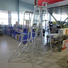 NEW ALUMINIUM PICKING LADDER