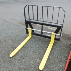 NEW DIGGA 1600KG PALLET FORKS