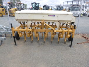 USED CONNOR SHEA 14 TINE SEEDER