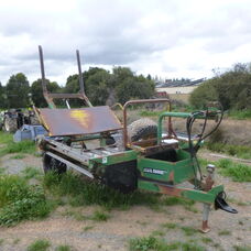 USED JNR BALE FEEDER