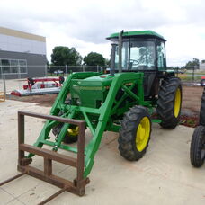 USED JOHN DEERE 2250 4WD CAB TRACTOR WITH LOADER